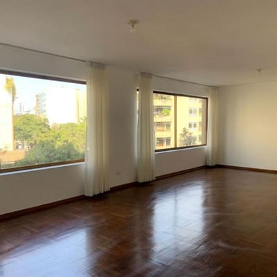 Vendo amplio Flat  de 3 dormitorios cerca al centro empresarial de San Isidro
