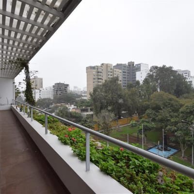 Vendo / Alquilo Penthouse Duplex Frente al Parque Guatemala, San Isidro.