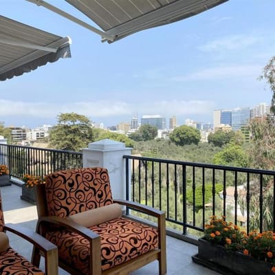 Vendo/alquilo Penthouse de lujo, 4 dorm, terraza con piscina, frente al Olivar