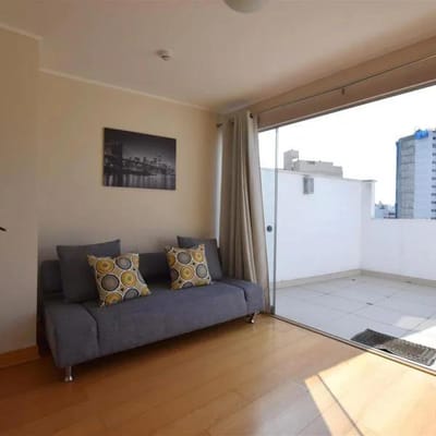 Vendo departamento dúplex de 120m² frente al Parque Reducto, Miraflores