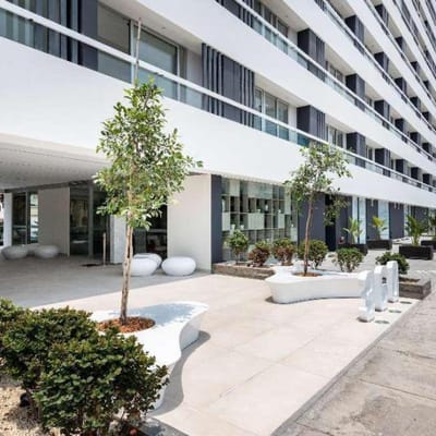 Vendo local comercial de 136m² de estreno en zona comercial de Miraflores