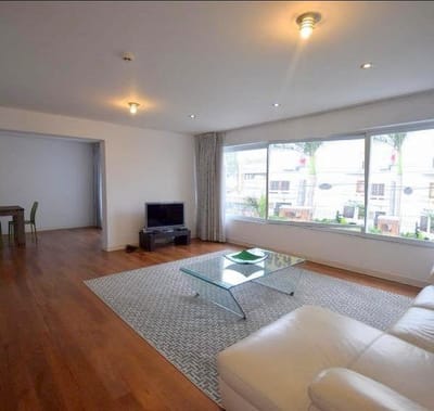 Alquilo departamento amoblado de 190m² en excelente zona de San Isidro