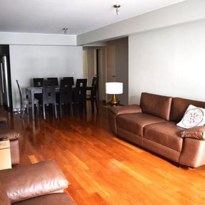 Vendo Acogedor Flat a Pasos de Larcomar, Miraflores.