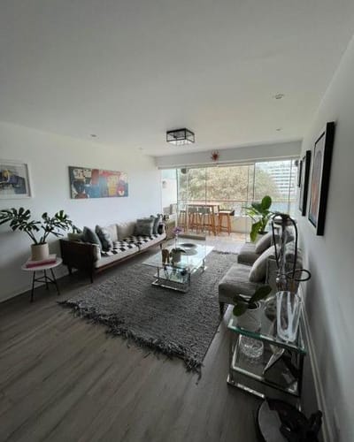 DEPARTAMENTO CON TERRAZA Y VISTA AL MAR CERCA A LARCOMAR Y A PARQUE