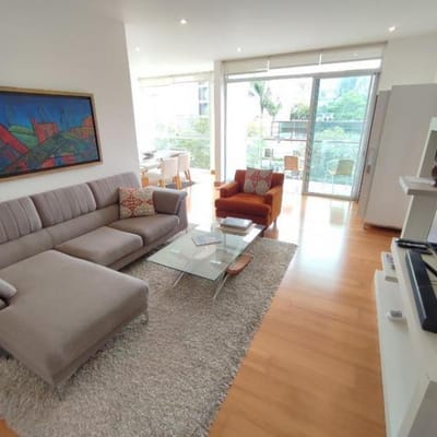 LINDO DEPARTAMENTO MODERNO CON TERRAZA Y BBQ EN ZONA DE PARQUES