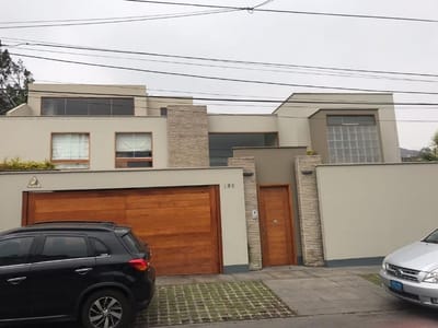 VENDO  PRECIOSA CASA EN SURCO