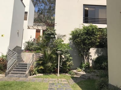 VENDO LINDA CASA LA MOLINA