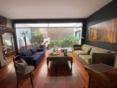 VENDO LINDA CASA REMODELADA - MIRAFLORES