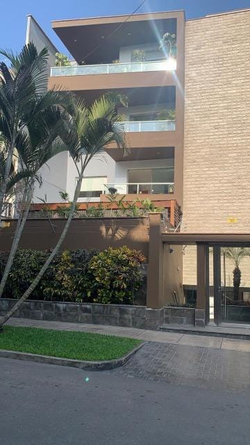VENDO DEPARTAMENTO EN CHACARILLA
