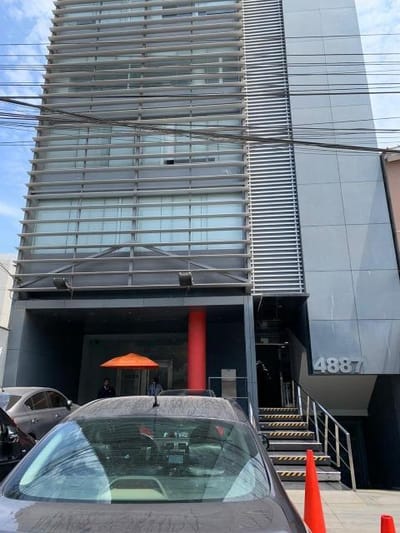 Alquilo oficina en Benavides