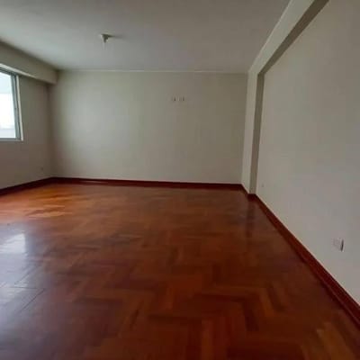 MIRAFLORES AMPLIO DEPARTAMENTO, 110 M2, ALTURA CDRA 5 PROLONGACION ARENALES.