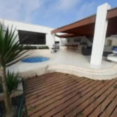 CASA EN VENTE Y ALQUILER FRENTE AL MAR PRIMERA FILA DE 4 DOR CON TERRAZA JACUZZI