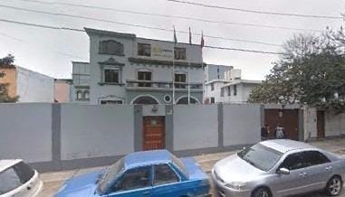 CASONA DE ESTILO PARA OFICINA POR ACONDICIONAR
