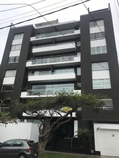 IMPECABLE MUY ILUMINADO TODO PISO MADERA