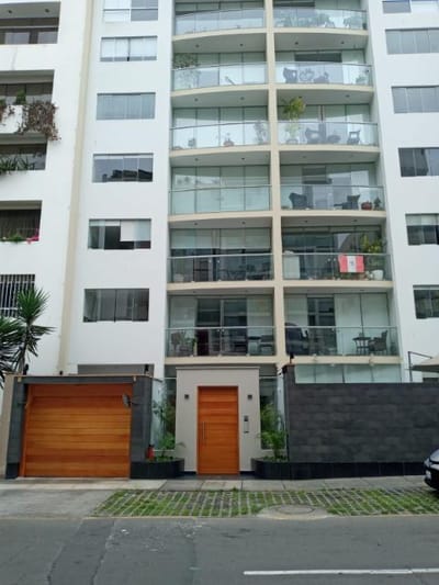 IMPECABLE CON TERRAZA SOCIAL ULTIMO PISO