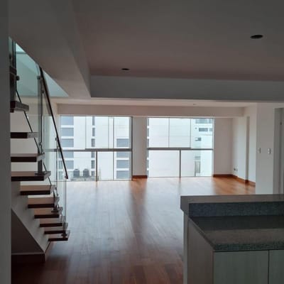 DEPARTAMENTO en VENTA en MIRAFLORES a 2 cdras. del malecón
