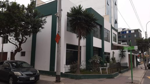 VENDO TERRENO EN ESQUINA EN MIRAFLORES