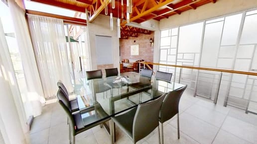 Moderno Penthouse con Terraza, Gimnasio, Piscina y Área de Parrilla