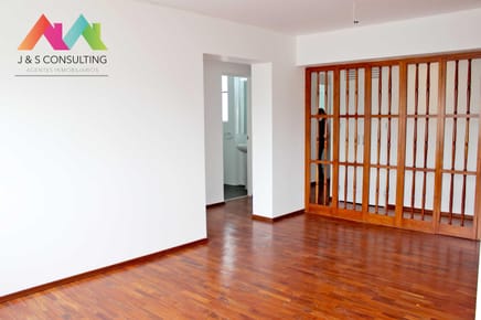 AMPLIO DEPARTAMENTO EN ALQUILER, SIN MUEBLES. MUY BUENA UBICACIÓN