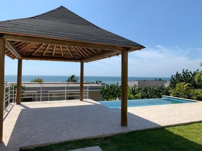EXCLUSIVA CASA DE PLAYA EN ZORRITOS, TUMBRES. FRENTE AL MAR