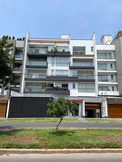 VENDO TRIPLEX EN CHACARILLA 262M2 $499,000 ESTRENO AV PRECURSORES SURCO