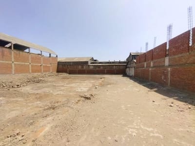 Local Industrial de 1,908 m2  a 1cdra de la Av. Argentina