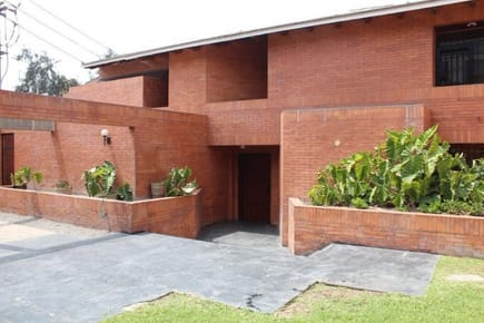 CASA EN VENTA EN LA MOLINA LAS LAGUNAS