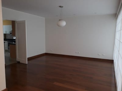 IMPECABLE DEPARTAMENTO EN PRIMER PISO EN SURCO