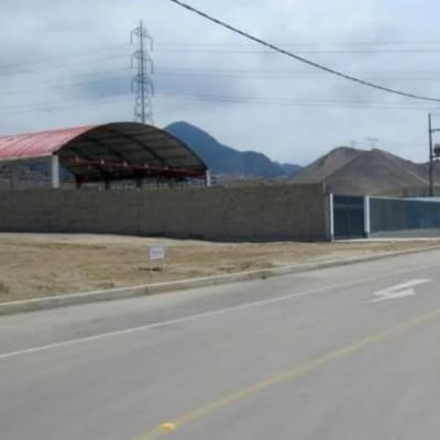 VENDO TERRENO EN CONDOMINIO INDUSTRIAL  LA CHUTANA