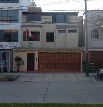 SE VENDE CASA UBICADA EN SANTIAGO DE SURCO