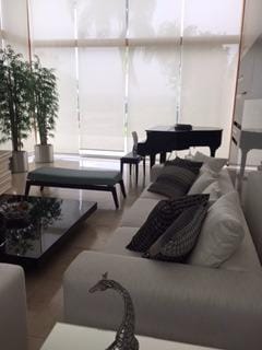 CASA VENTA LA ENCANTADA CON PISCINA VISTA AL GOLF