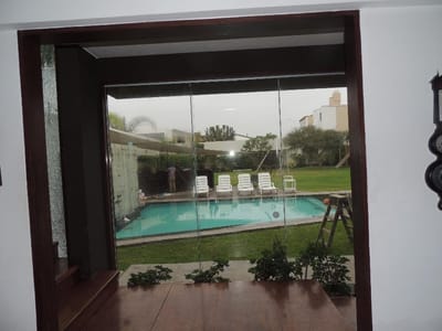 CASA ALQUILER LA ENCANTADA CON PISCINA Y JARDIN VENTA