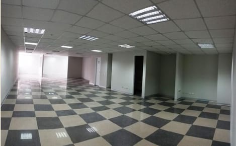 VENTA OFICINA IMPLEMENTADA EN MIRAFLORES