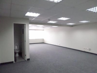 VENTA OFICINA IMPLEMENTADA MIRAFLORES