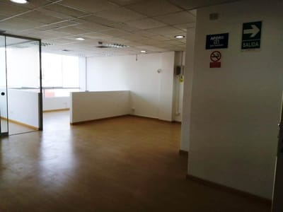 VENTA OFICINA MODERNA IMPLEMENTADA CORPAC