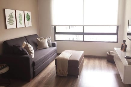 Oficina de estreno con vista panorámica