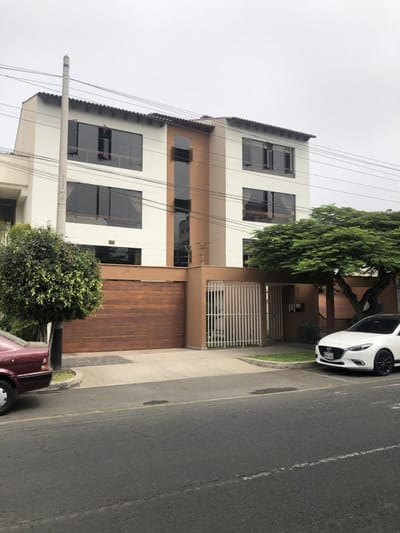 Vendo Amplio, Acogedor y Bien Distribuido Departamento en San Isidro