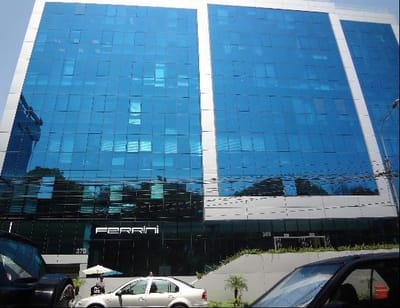 Oficina en Alquiler edificio Premium en San Isidro vista a parque
