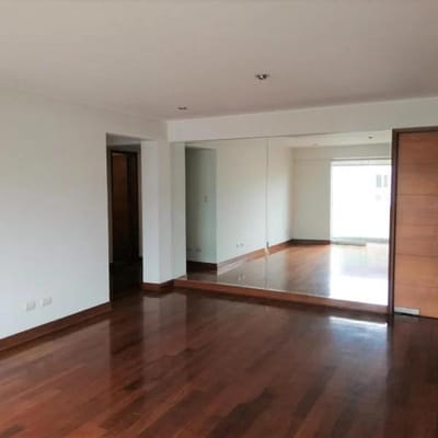 LINDO DPTO. CON BALCÓN EN CHACARILLA