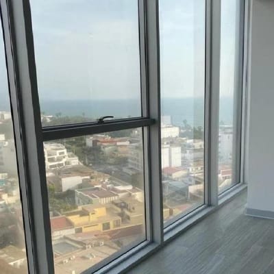 LINDA OFICINA EN EDIF. CORPORATIVO