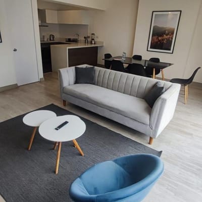 MODERNO Y HERMOSO DUPLEX CON TERRAZA Y JACUZZI.