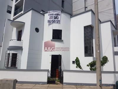 VENDO CASA EN EL CORAZÓN DE MIRAFLORES