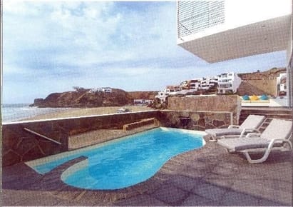 HERMOSA ARQUITECTONICAMENTE ESPECTACULAR CASA DE PLAYA MISTERIO