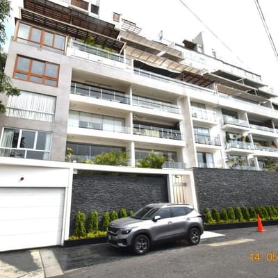 ELEGANTE Y AMPLIO DEPARTAMENTO CON LINDA VISTA A LA CIUDAD EN CASUARINAS
