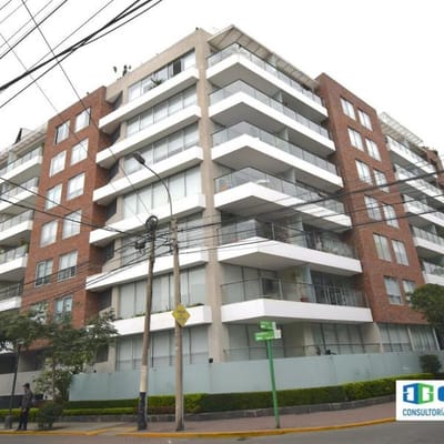 IMPECABLE Y UBICADSIMO DEPARTAMENTO CALLE ALCANFORES MIRAFLORES