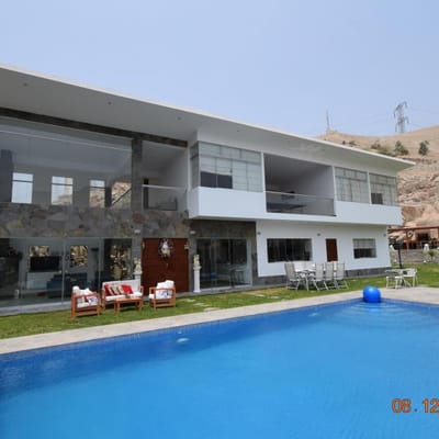 PRECIOSA CASA CON PISCINA EN CONDOMINIO EL REFUGIO  CIENEGUILLA