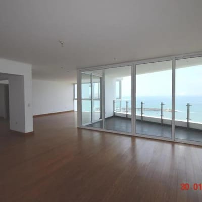 DE LUJO UBICADISIMO Y ESPLENDIDA VISTA AL MAR JUSTO ECIMA DEL CLUB DE YATES
