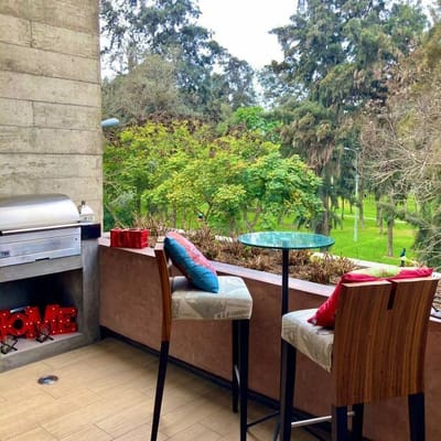 EXCELENTE DTO. CON TERRAZA_FRENTE A PQUE. CERRADO