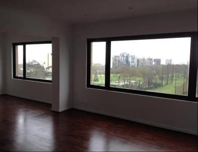 EXCELENTE DPTO. CON VISTA AL GOLF -REMODELADO, AMBIENTES AMPLIOS
