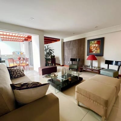 VENTA SURCO PRIMER PISO CON TERRAZA GRANDE